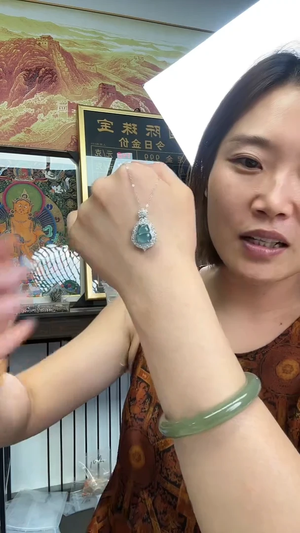 翡翠未镶嵌颈饰王*王3