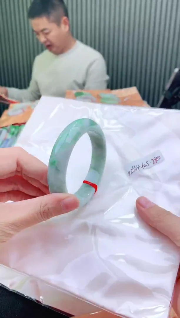 未镶嵌手镯翡翠60+