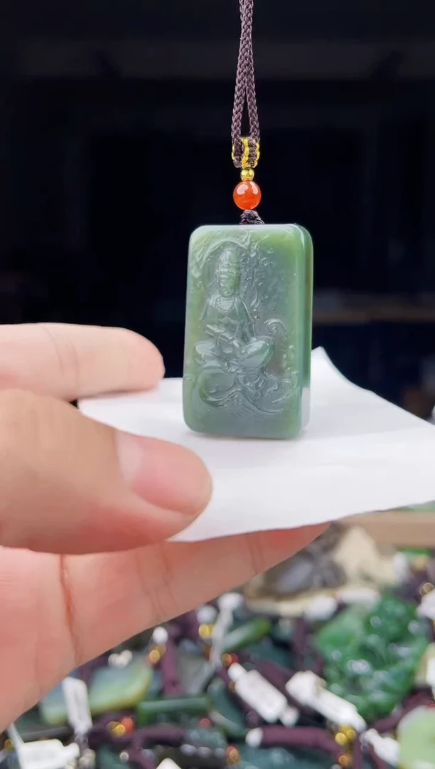 颈饰未镶嵌和田玉1