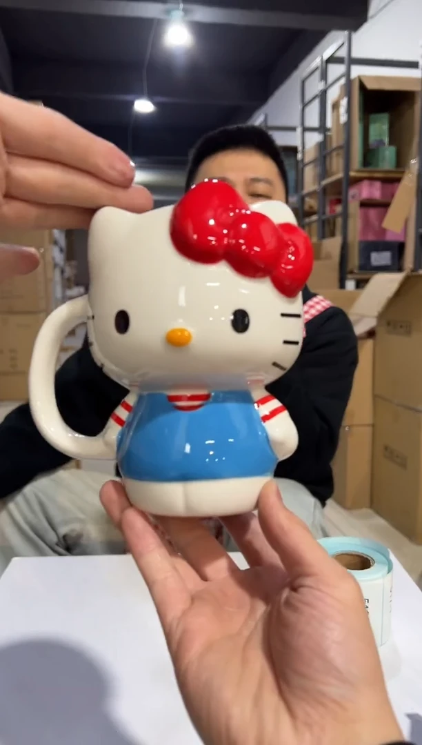 【闪购商品】杯陶瓷条纹kt全身杯