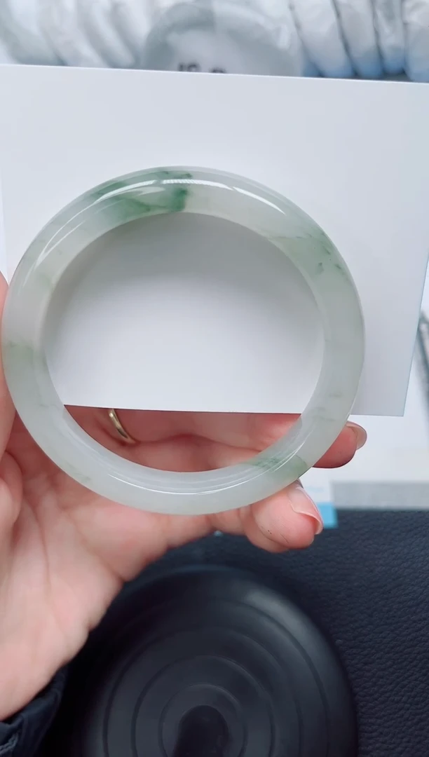 石英质玉手镯未镶嵌135-60.7