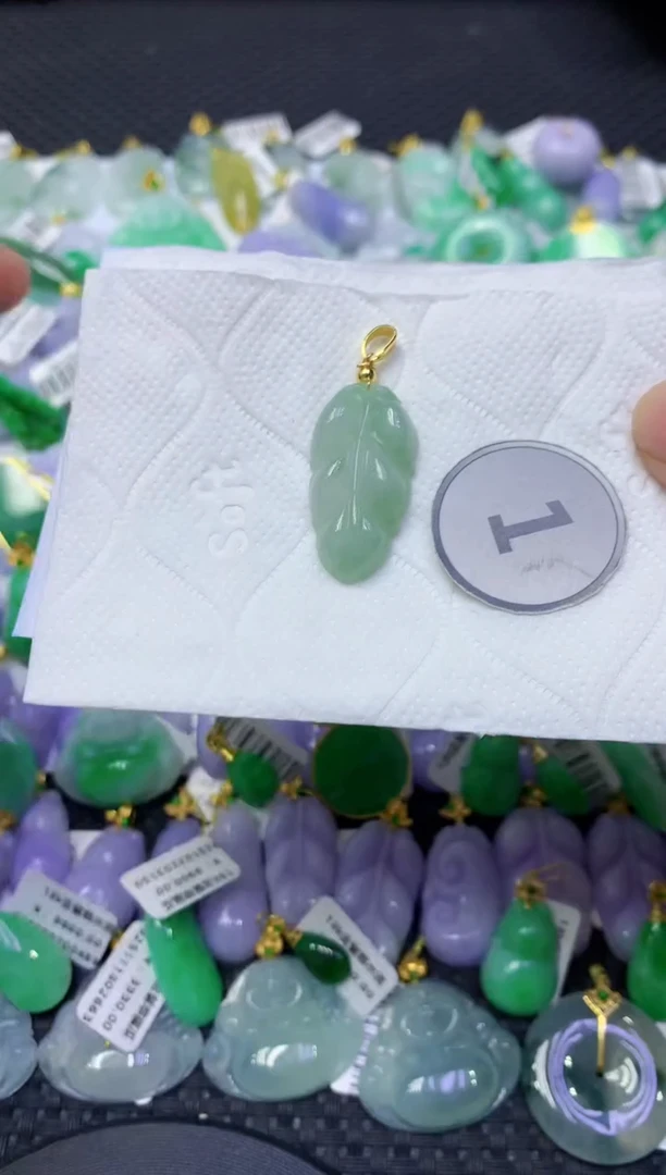 颈饰未镶嵌翡翠天然缅甸翡翠A货