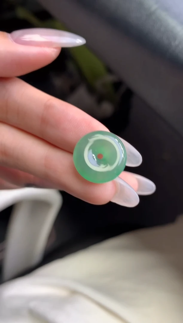 未镶嵌挂件翡翠48小时鉴赏期 退货不扣服务费