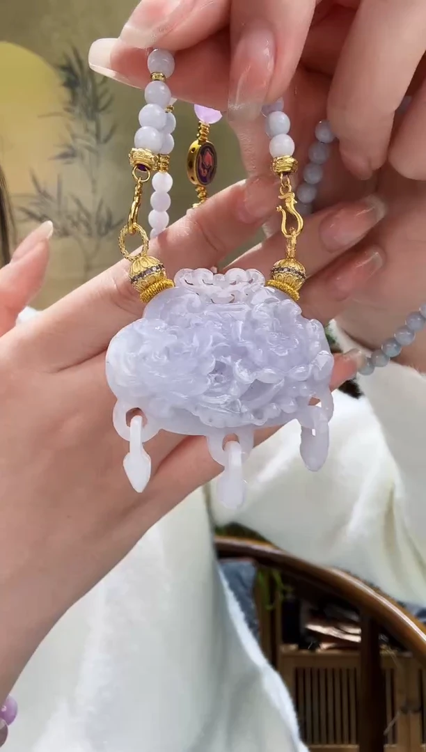 颈饰未镶嵌翡翠吊坠