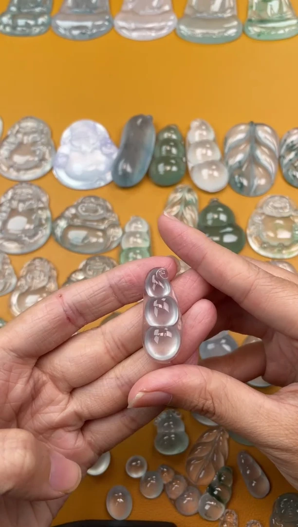 翡翠未镶嵌吊坠(不含链)豆子