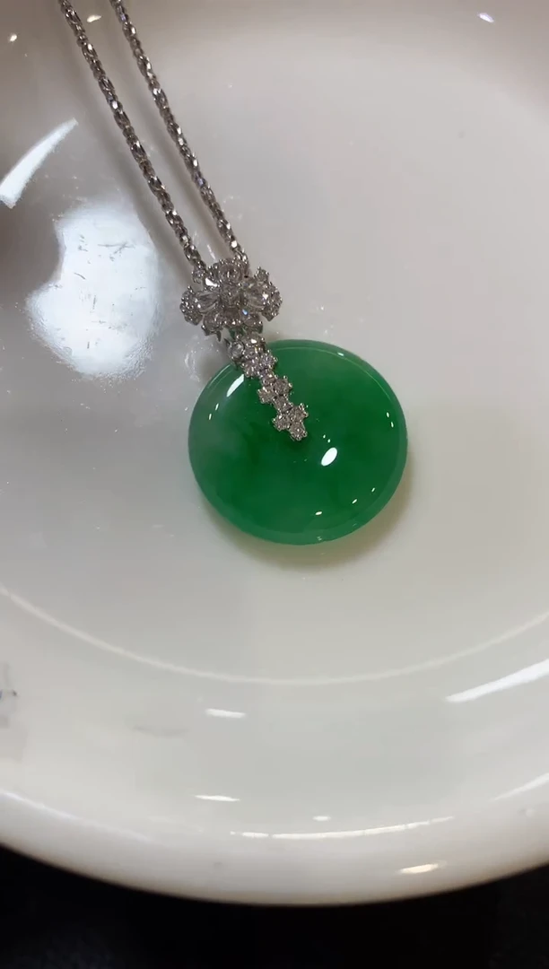 吊坠(不含链)18K金镶嵌翡翠z134 多样性一件发货