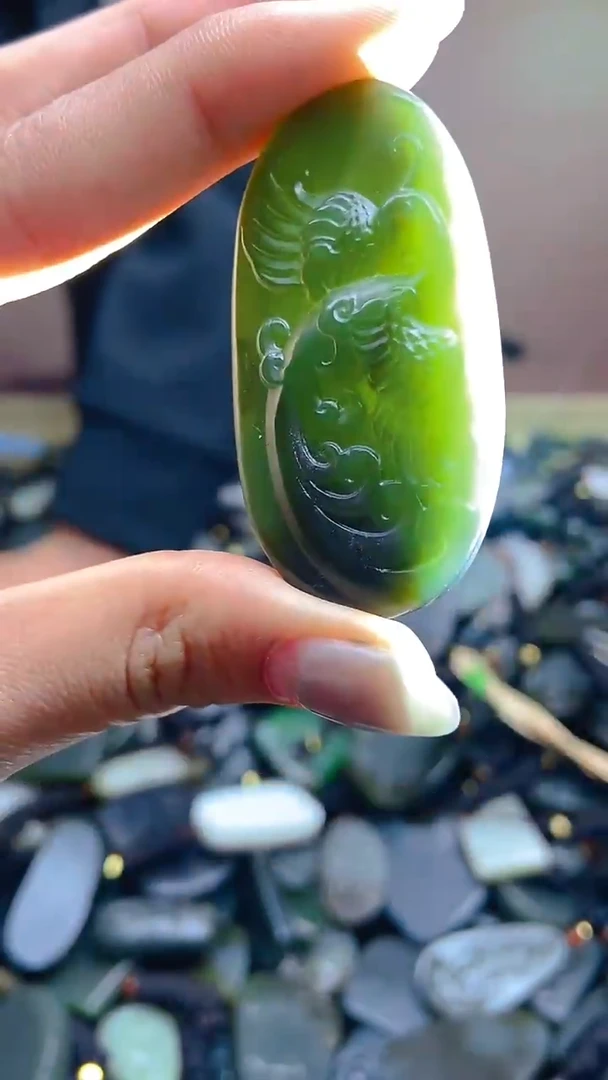 颈饰未镶嵌和田玉1