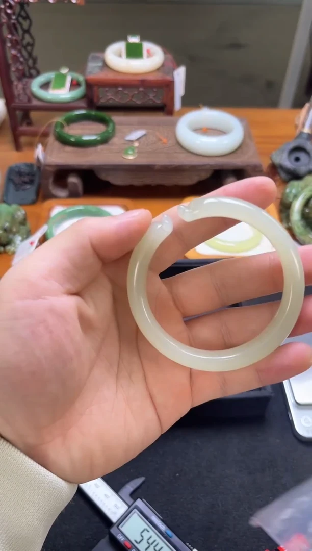 未镶嵌手镯和田玉青海青白猫爪 57+圈 10