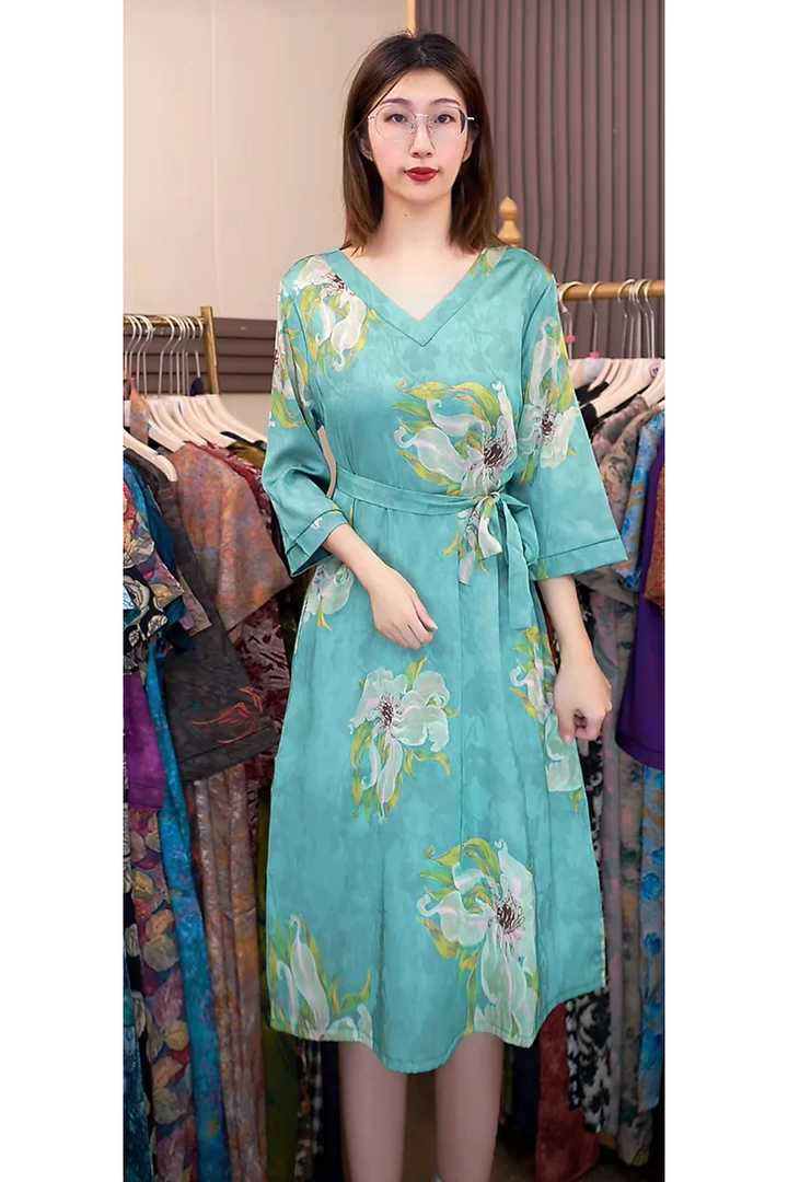 【出水芙蓉】新款显白遮肉连衣裙J