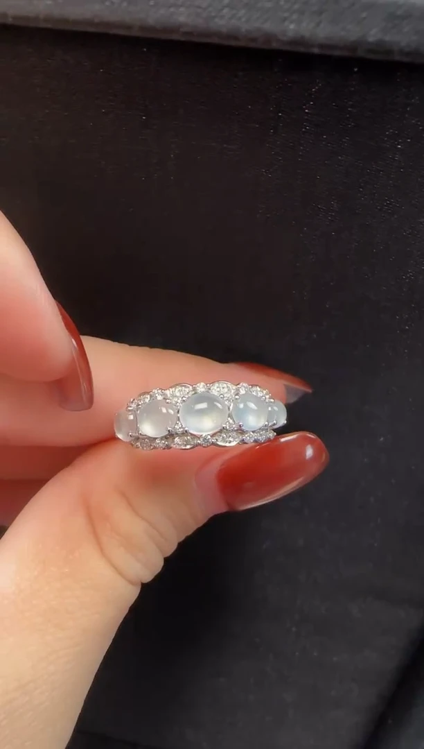 18K金镶嵌戒指翡翠156蛋面一枚