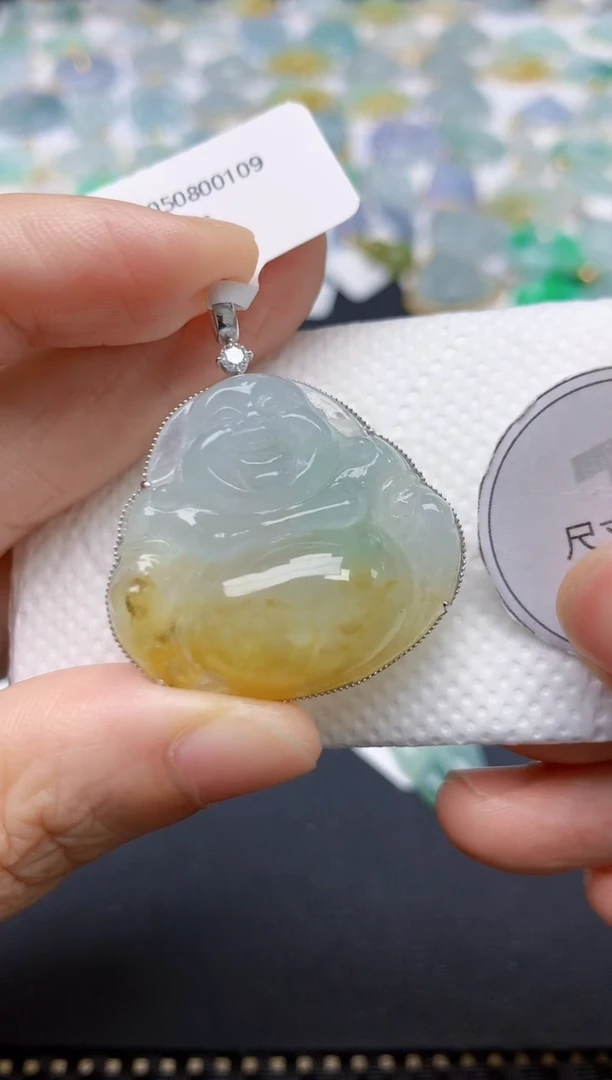 翡翠18K金镶嵌颈饰天然缅甸A货翡翠