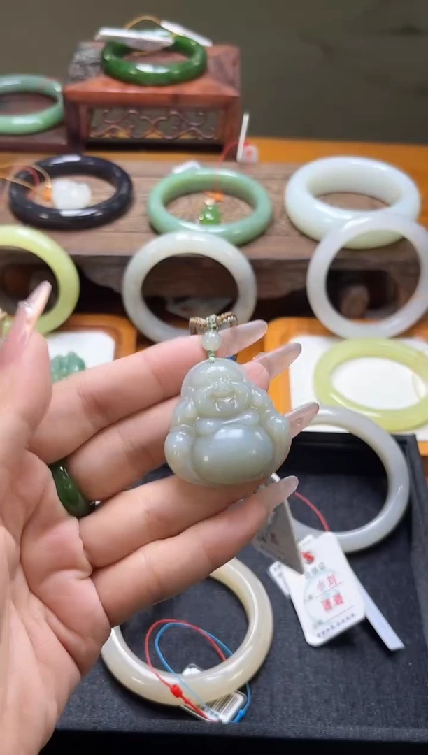 吊坠(不含链)未镶嵌和田玉且末青白 佛公