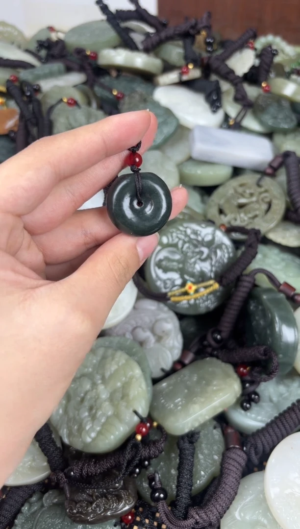 【闪购商品】和田玉颈饰未镶嵌1