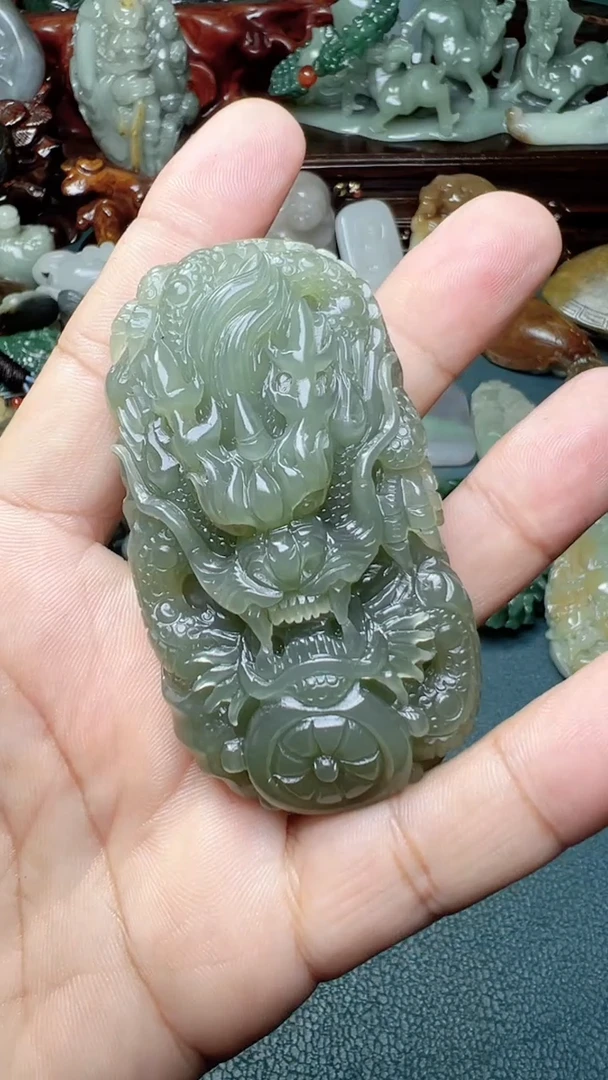 未镶嵌和田玉把件-