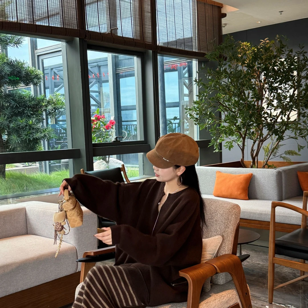 慵懒圆领长袖套头出街款毛衣20251023