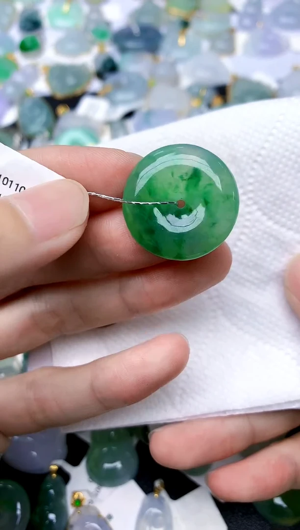 颈饰未镶嵌翡翠天然A货翡翠