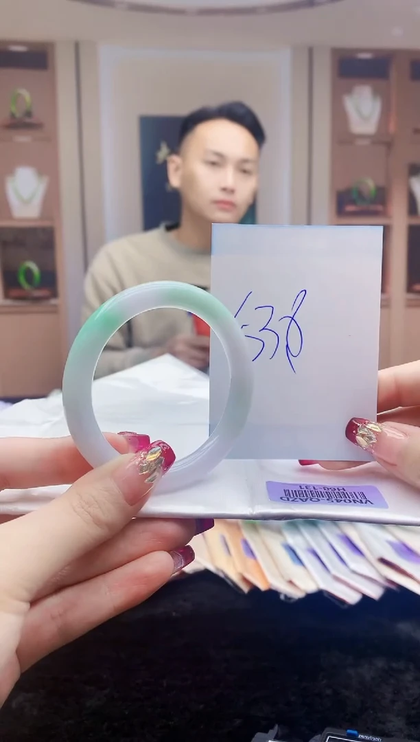 【闪购商品】翡翠手镯未镶嵌        H68-131