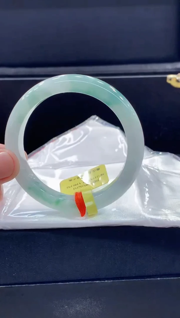 未镶嵌手镯翡翠翡翠手镯