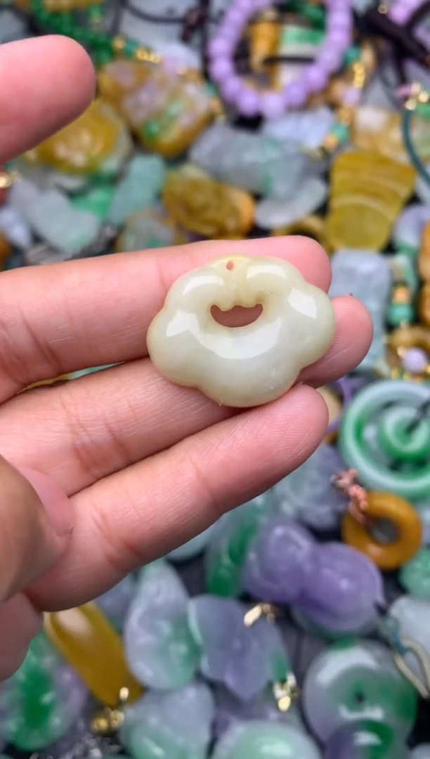 颈饰未镶嵌翡翠缅甸翡翠吊坠