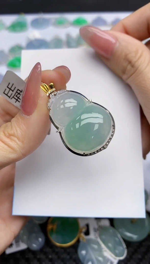 【闪购商品】翡翠挂件18K金镶嵌天然翡翠A货