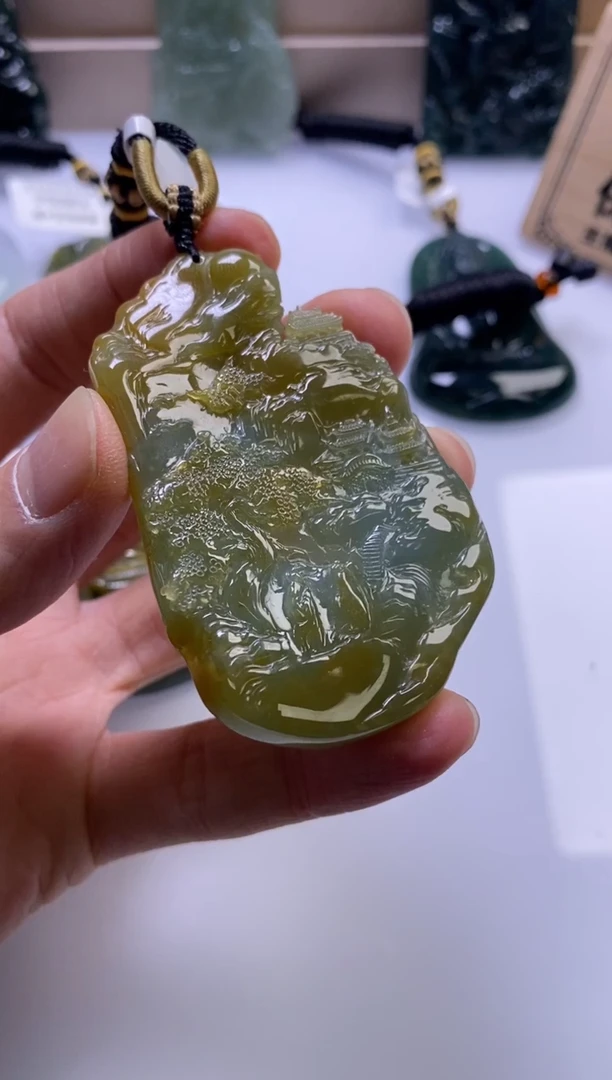 颈饰未镶嵌翡翠