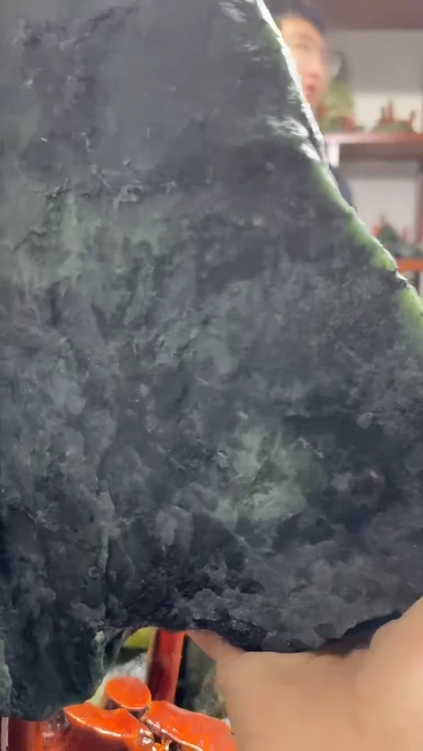 未镶嵌蛇纹石玉珠宝奇石1