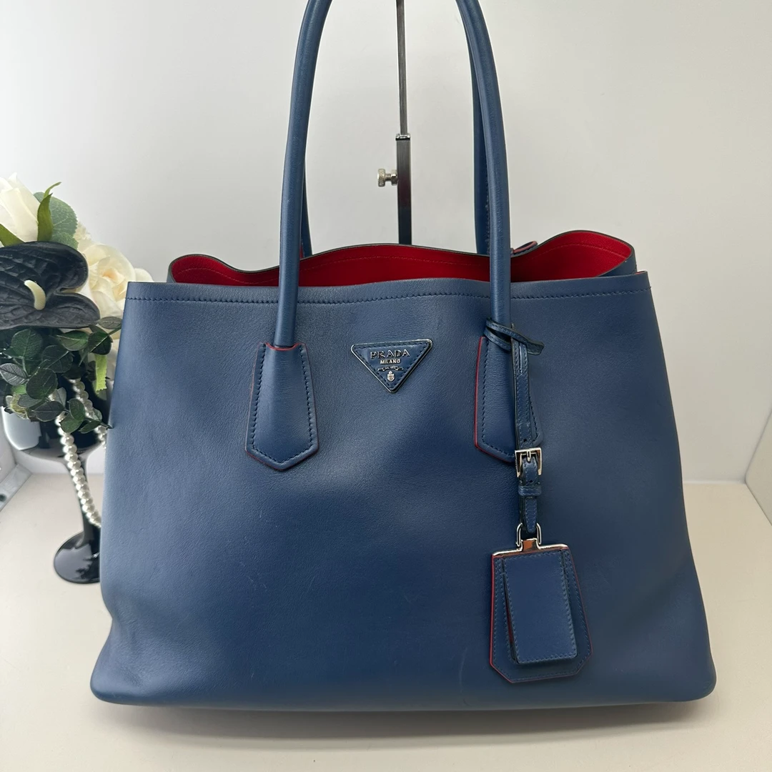 99新 Prada/普拉达 女士时尚ouble中号牛皮蓝色手提二奢包包