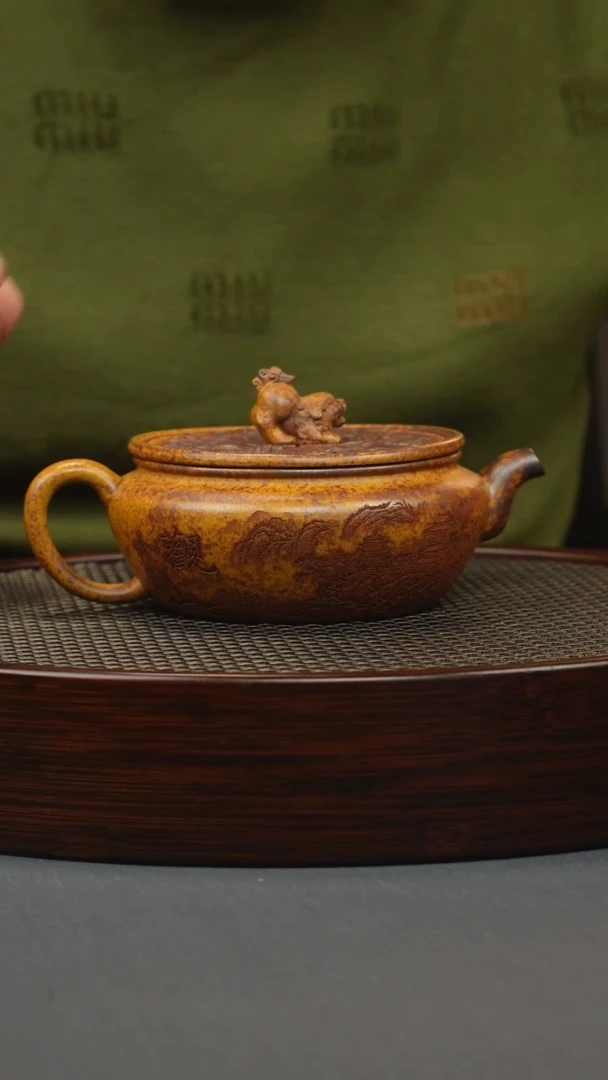 【闪购商品】紫砂茶壶龙骨金砂 狮钮周盘 刻绘