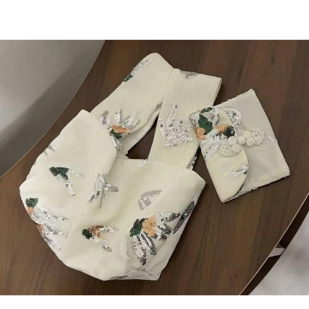 WA2251丝绒亮片新中式手腕包女士白色