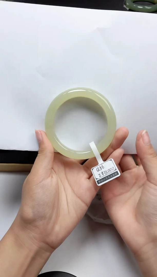 【闪购商品】和田玉手镯未镶嵌56圈口YY