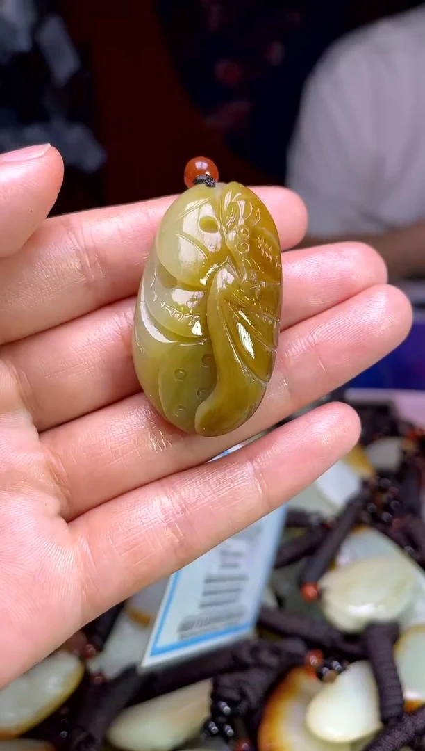 和田玉未镶嵌颈饰1