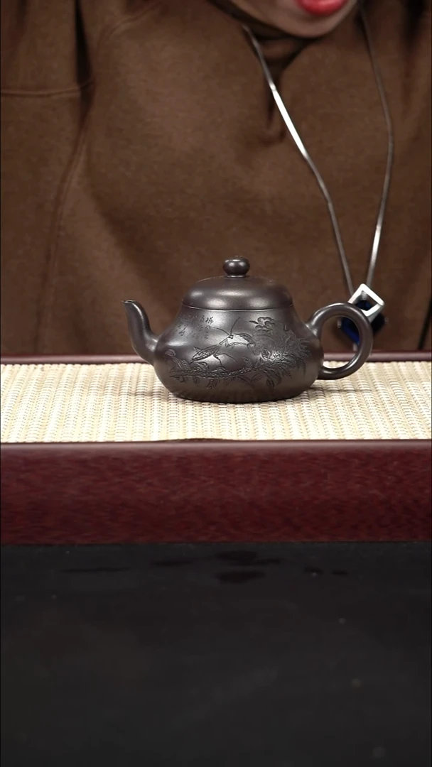茶壶紫砂黑墩头 君德 刻绘螳螂
