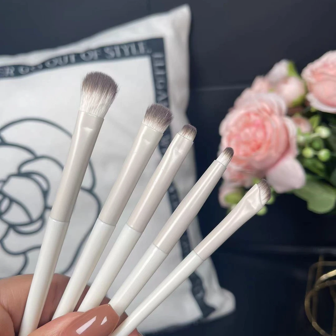 卧蚕眼影刷套装沧州软毛云瓷眼影眼妆晕染卧蚕眼线刀锋眼部