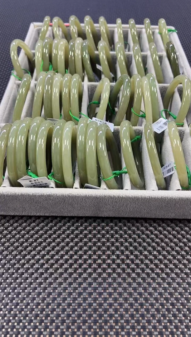 【闪购商品】和田玉手镯未镶嵌美人条手镯（53-54）(多样性发一件)