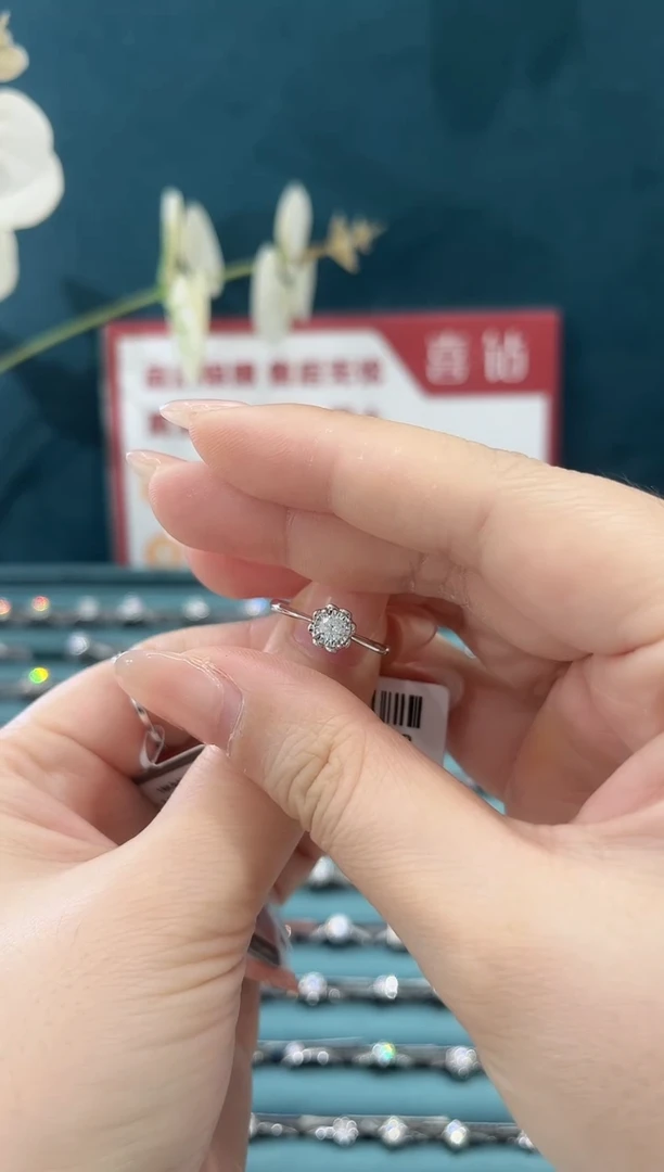 铂Pt950镶嵌戒托钻石18分desi/16圈