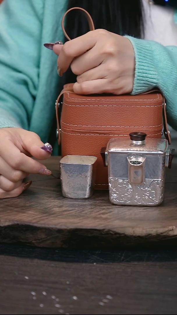 手工缠枝莲方壶+二方杯+旅行包