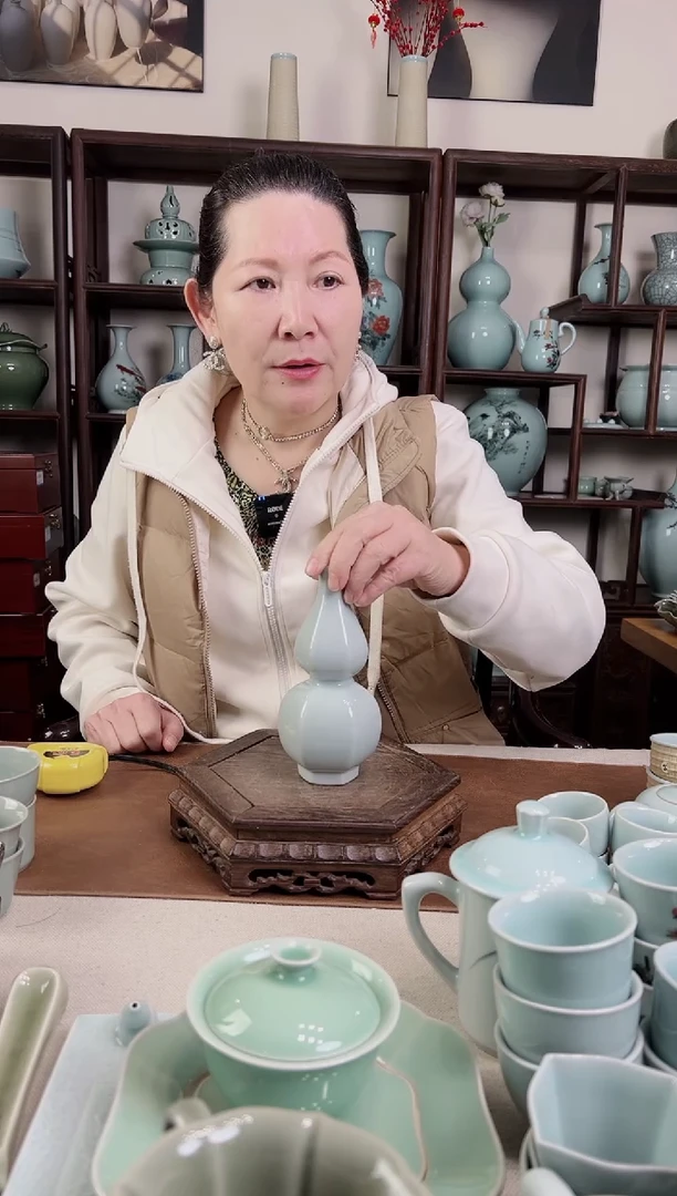 【闪购商品】杯粉青 六方 葫芦瓶