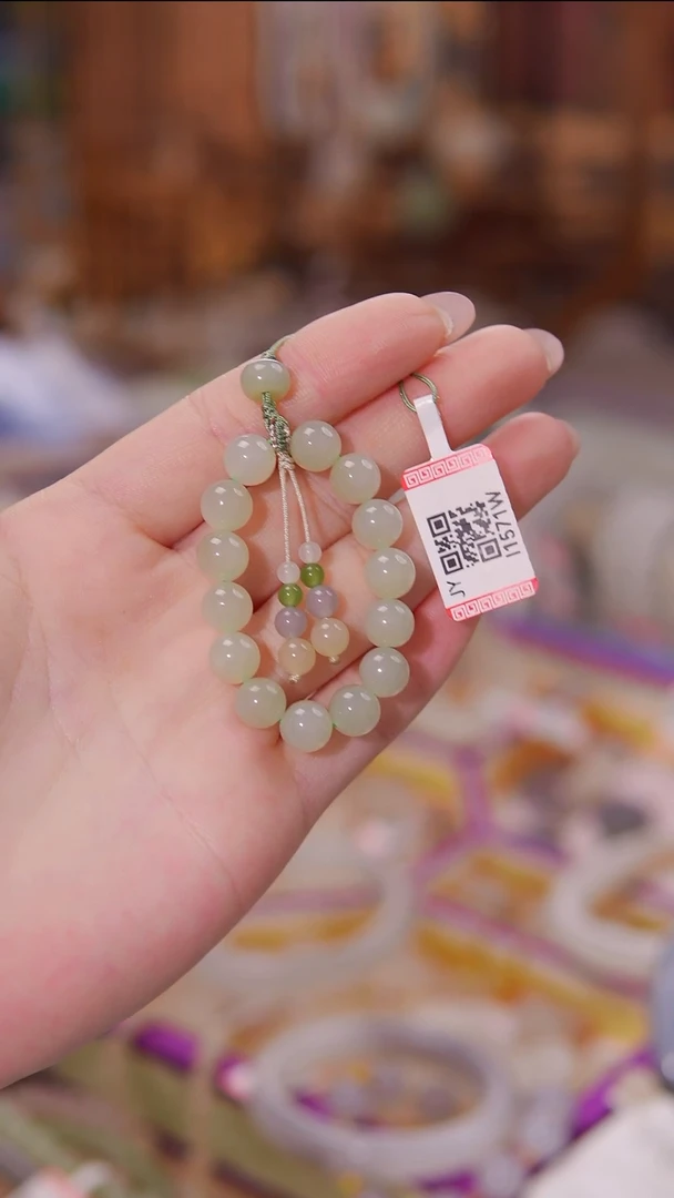 颈饰未镶嵌和田玉挂件