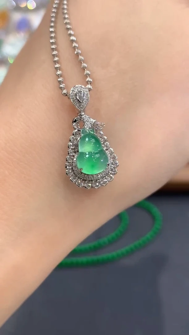 吊坠(不含链)18K金镶嵌翡翠a100