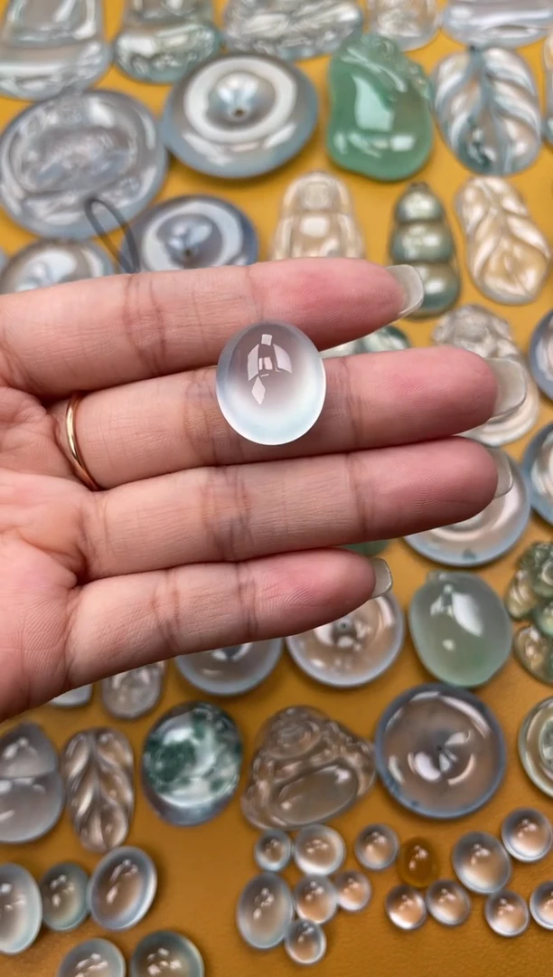 翡翠未镶嵌吊坠(不含链)蛋面 19.5 16.3 10.3