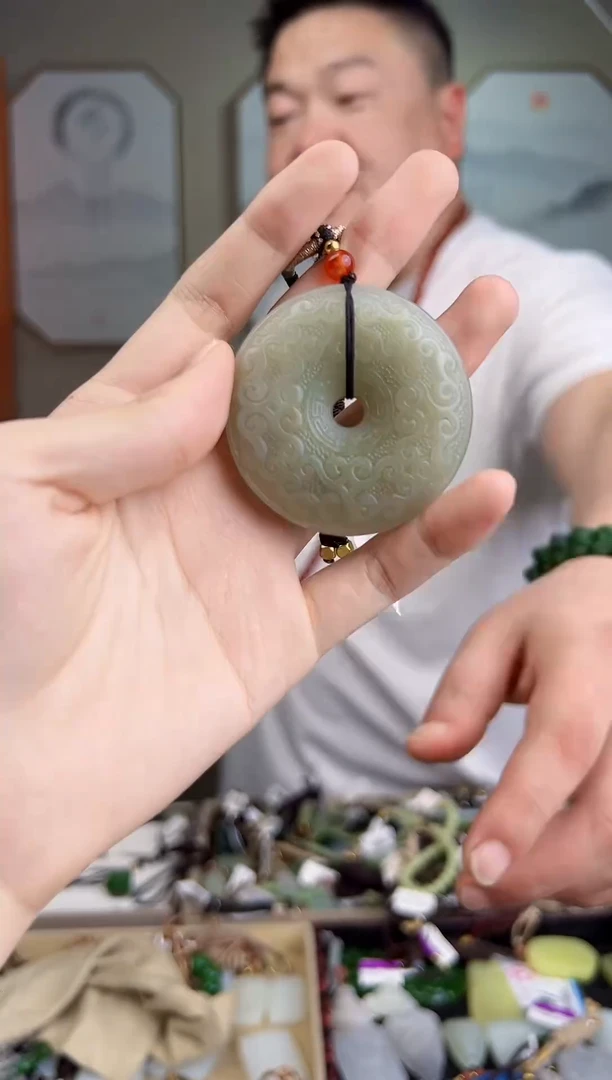 颈饰未镶嵌和田玉一物一证 拍一单发一个