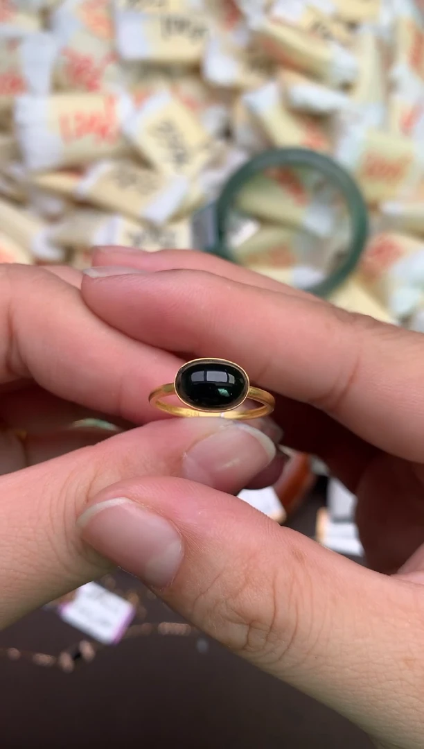 翡翠挂件18K金镶嵌—