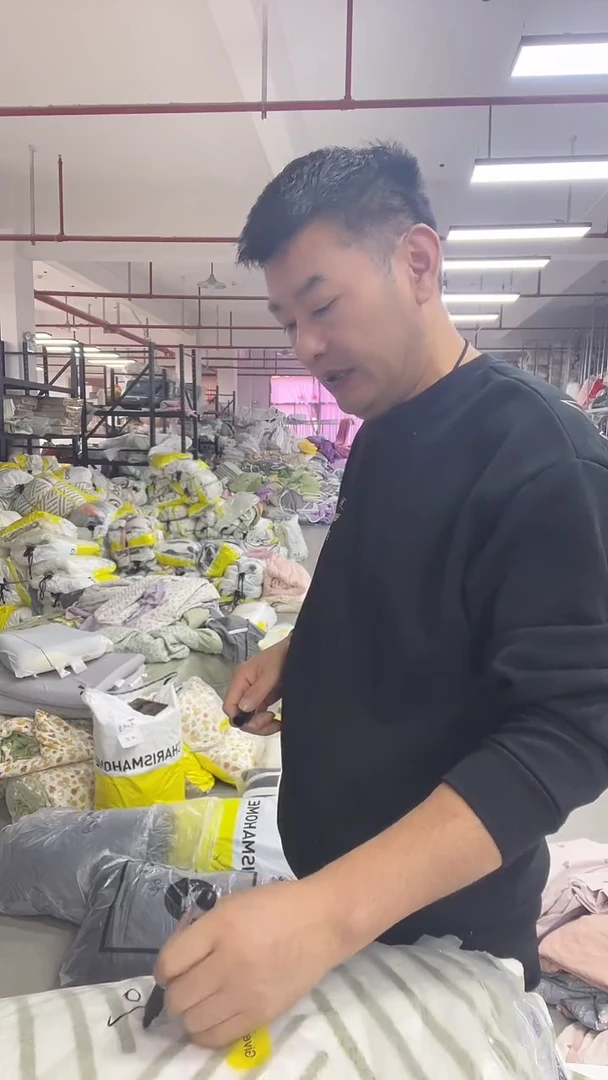莱赛尔纤维聚酯纤维06  条纹  加大  绒四件套