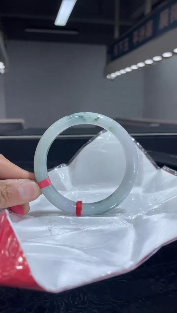 未镶嵌手镯翡翠3