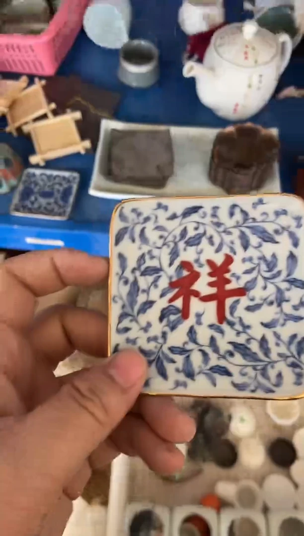 无运费险有瑕疵的摄影的产品有使用过的痕迹有点脏介意勿拍