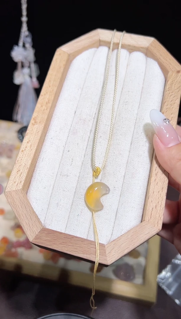 【闪购商品】A263小月亮高货吊坠编。