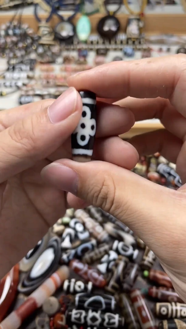 玛瑙/玉髓裸珠闪电五眼珠