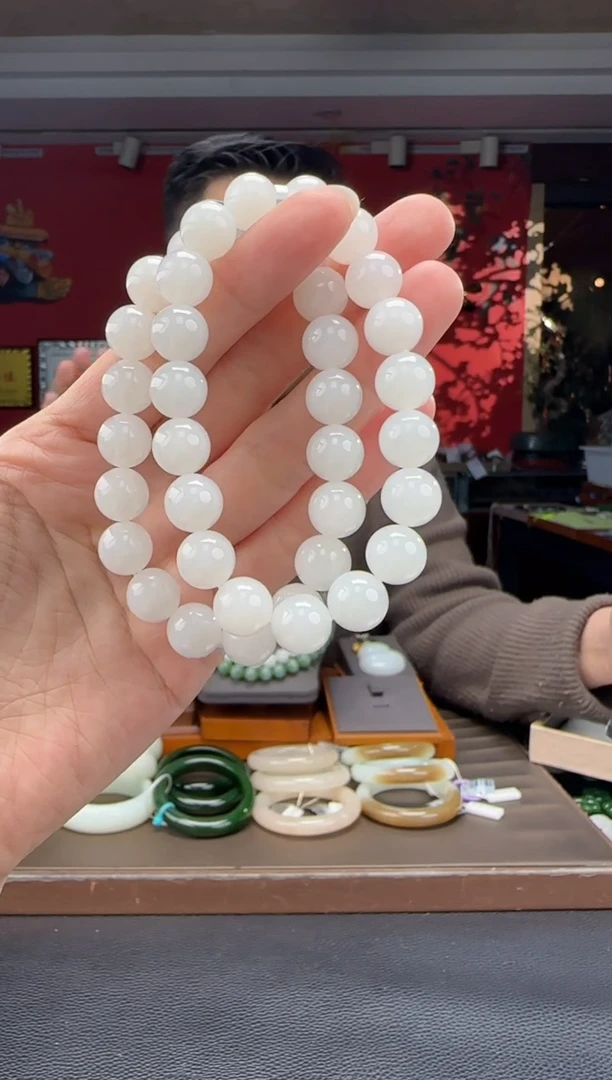 未镶嵌手链和田玉白玉单圈手串 多样性发货 拍一发一