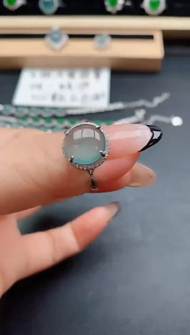 翡翠戒指银S925镶嵌85000