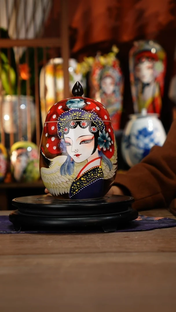 当代景德镇设计师釉下手绘陶瓷花瓶